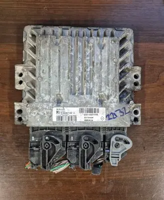 Renault Megane III Engine control unit/module S180067109A 237100777R 237100033R