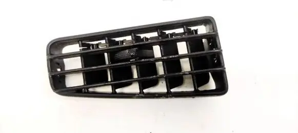 Volkswagen Golf III Dash center air vent grill