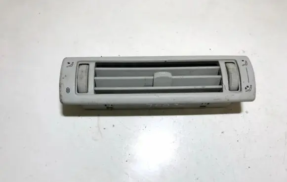 Seat Alhambra (Mk1) Dash center air vent grill