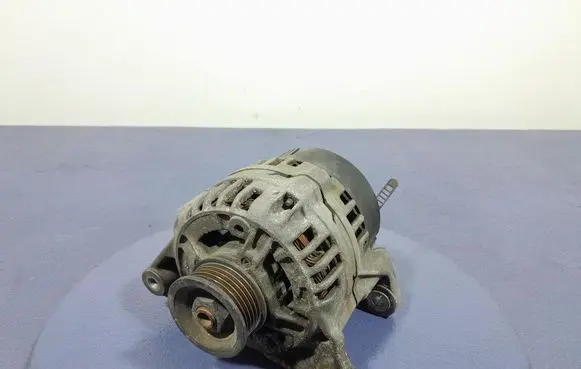 Audi A4 S4 B5 8D Generator/alternator 058903016A