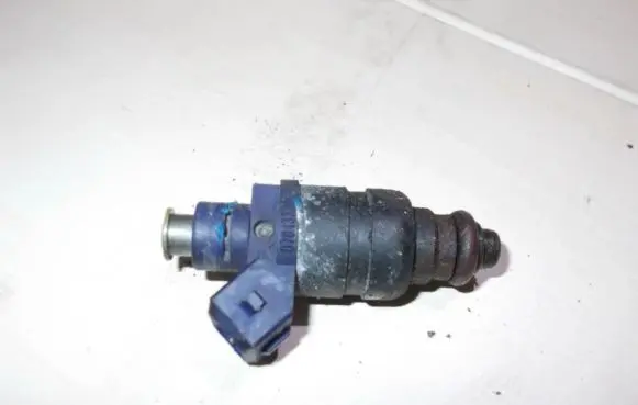 Audi A4 S4 B5 8D Fuel injector 078133551l