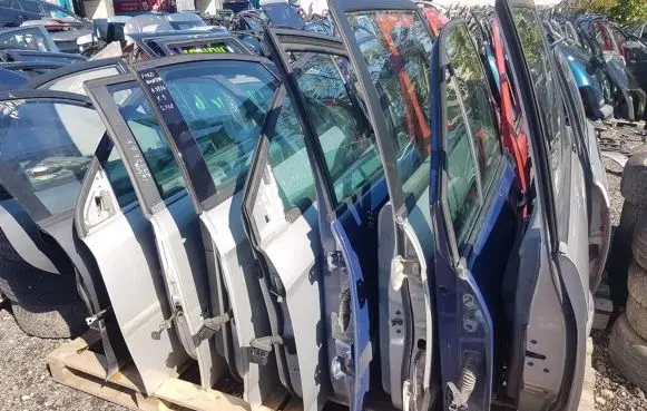 Hyundai Trajet Rear door SIDABRINES