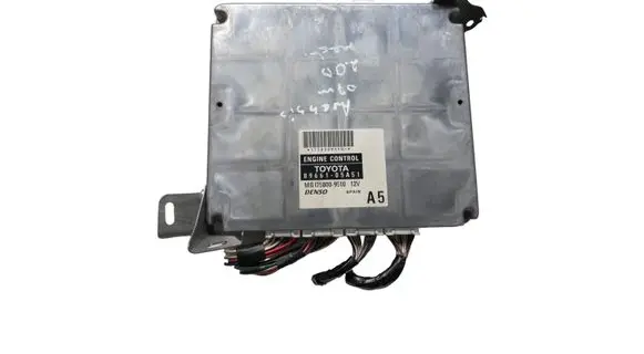 Toyota Avensis T250 Engine control unit/module 8966105A51 1758009510 MB1758009510