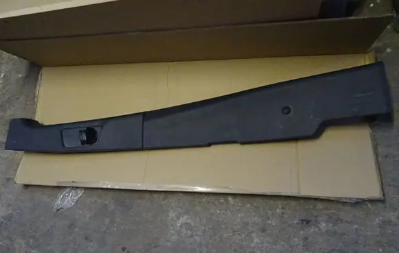 Mercedes-Benz Sprinter W907 W910 (B) pillar trim (top) A9076903200 1611