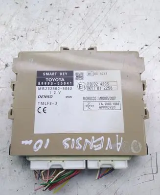 Toyota Avensis T270 Keyless (KESSY) go control unit/module 8999005041