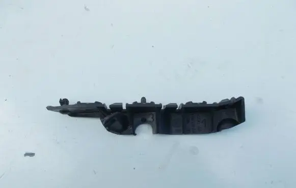 Audi A3 S3 8P Front bumper mounting bracket 8P0807184A