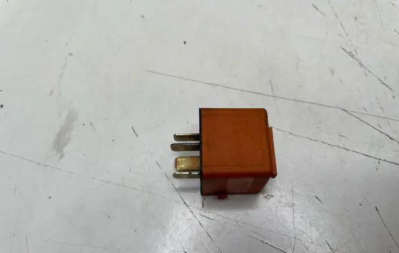 BMW 3 E46 Other relay 1378238