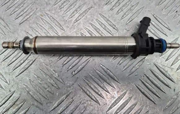 Mercedes-Benz A W176 Fuel injector A2780700687