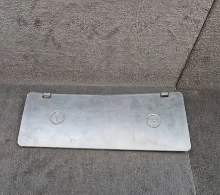Audi A6 S6 C5 4B Battery box tray cover/lid 4B1819422
