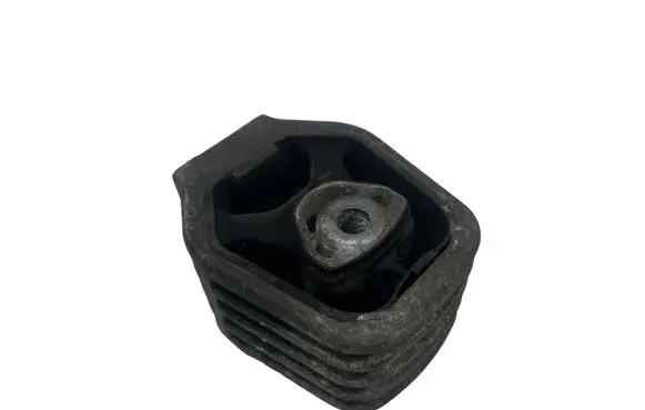 Mercedes-Benz A W169 Engine mount bracket