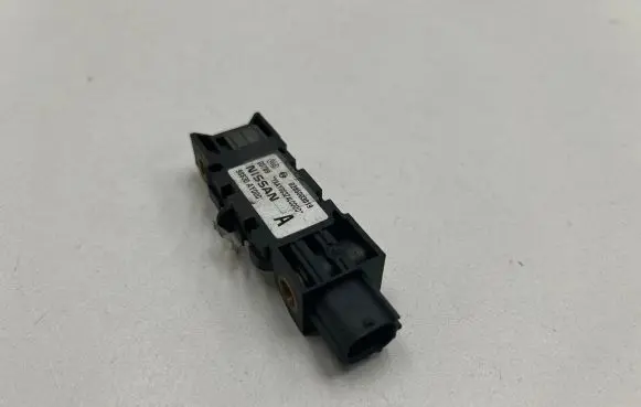 Nissan Note (E11) Airbag deployment crash/impact sensor 98830AY000 0285003019