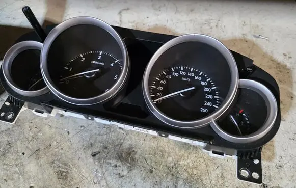 Mazda 6 Speedometer (instrument cluster)