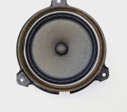 Toyota Avensis T250 Rear door speaker EAS16P662A9
