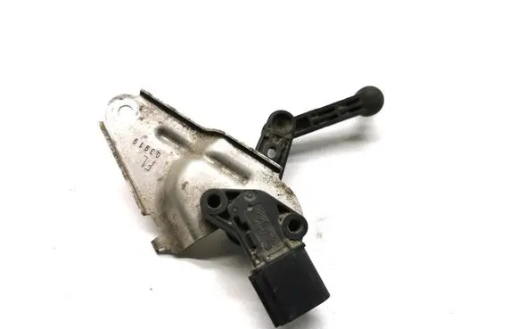 Tesla Model 3 Air suspension front height level sensor 1044941-00-B