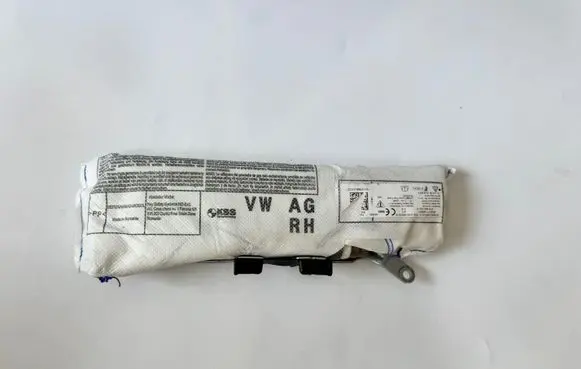 Porsche Cayenne (9Y0 9Y3) Seat airbag 9Y0880242D