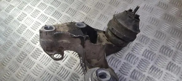 Audi A4 S4 B5 8D Engine mounting bracket 4b0199351a
