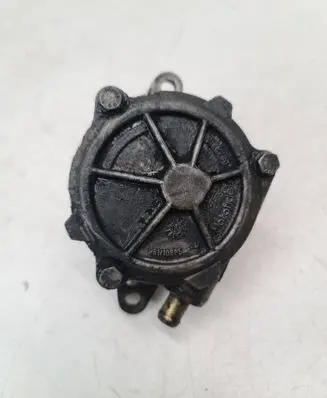 BMW 5 E39 Vacuum pump 96110885