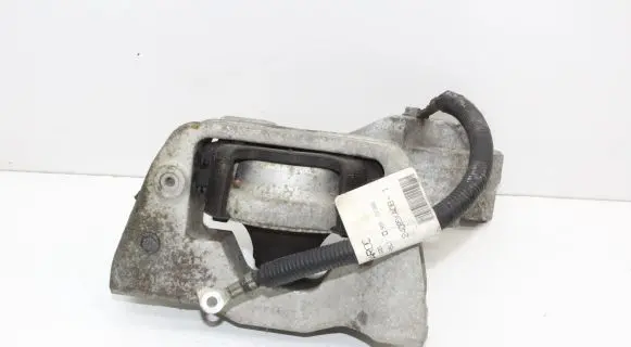 Nissan Juke I F15 Engine mount bracket