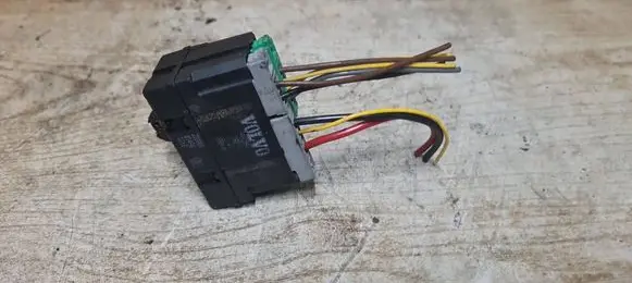 Volvo XC70 Seat heating relay 9442947