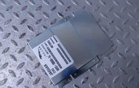 Jaguar XJ X351 Air suspension control unit module (rear) AW9318B008AJ