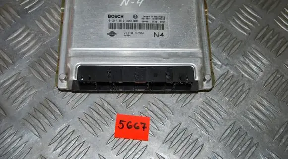 Nissan Almera N16 Engine control unit/module 0281010809 23710BN304