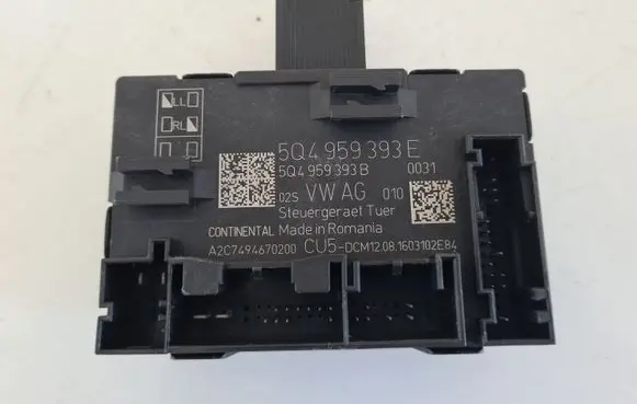 Volkswagen Golf VII Door control unit/module 5Q4959393E