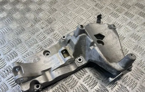 BMW 2 F45 Generator/alternator bracket 8620708