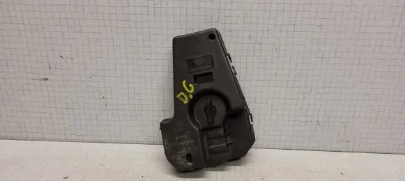 Seat Alhambra (Mk1) Tail light bulb cover holder 7M0945258A
