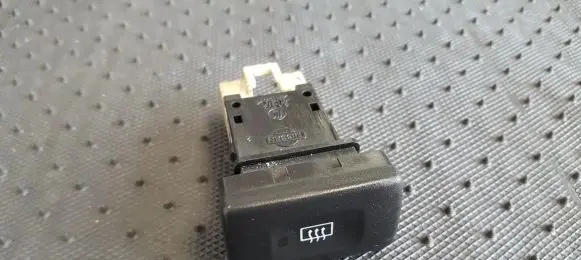 Nissan Primera Windscreen/window heater switch