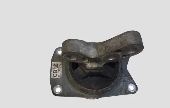 Opel Insignia A Engine mount bracket 13227730