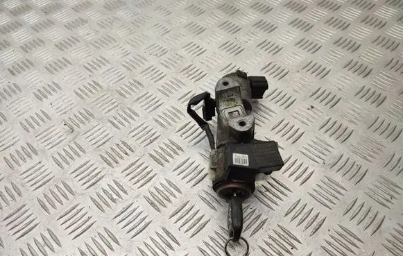Toyota Avensis T250 Ignition lock N0501517