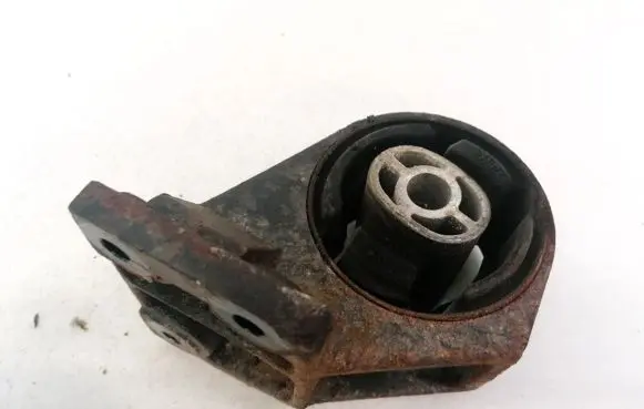 Chevrolet Epica Engine mount bracket