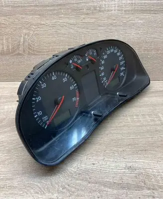 Volkswagen PASSAT B5 Speedometer (instrument cluster) 3B0919861B 110008793 010