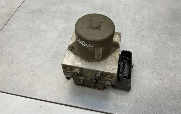 Volkswagen Sharan ABS Pump 7N0614109N
