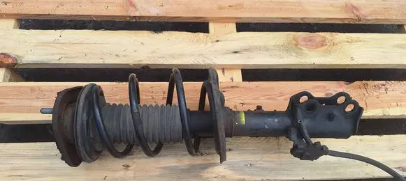 Toyota Auris 150 Front shock absorber with coil spring