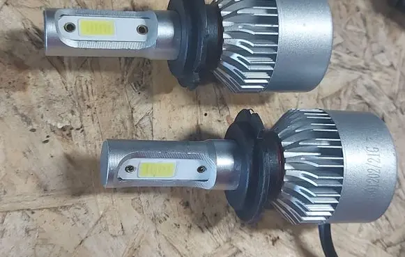 Volkswagen PASSAT B6 Headlight/headlamp bulb 