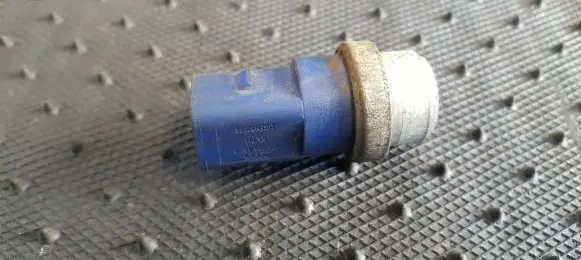Audi A6 S6 C5 4B Coolant temperature sensor 8D0959481B