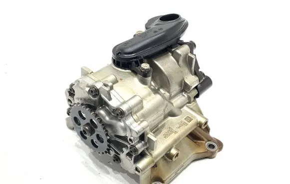 BMW 3 F30 F35 F31 Oil pump 7643046
