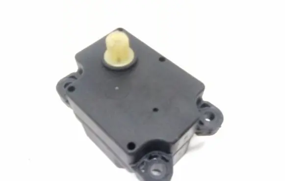 Volvo S80 Coolant heater control valve 6G9N19E616AA 071004B
