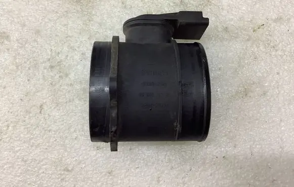 Peugeot 5008 Mass air flow meter 72834204 9650010780
