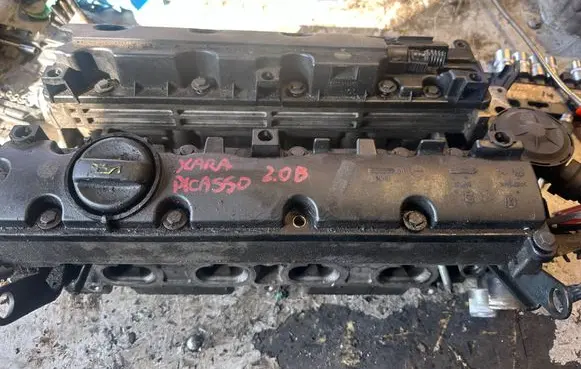 Citroen Xsara Picasso Engine head 9634355510