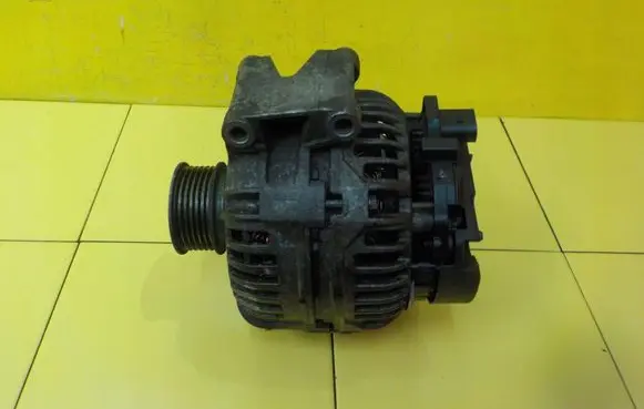 Skoda Octavia Mk2 (1Z) Generator/alternator 19SP11 CDA