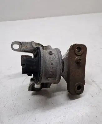 Honda CR-V Engine mount bracket 52SWY