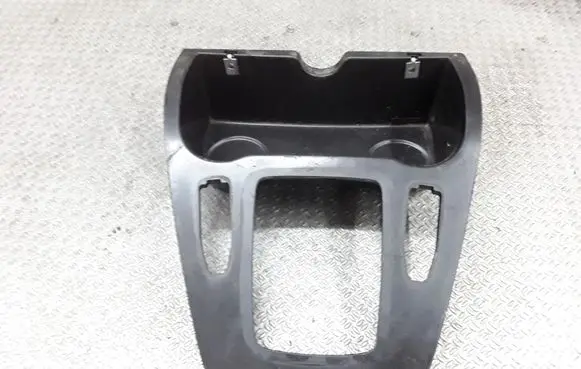 Cup holder front