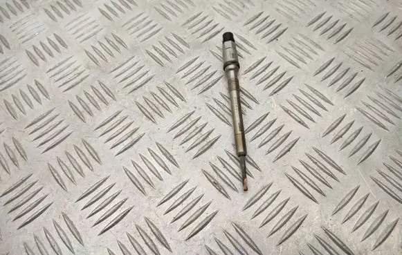 Volkswagen PASSAT B8 Glow plug 03L905061G