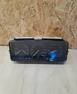Volkswagen PASSAT B4 Speedometer (instrument cluster) 357919033EL