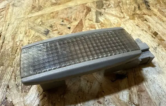 Volkswagen Golf IV Other interior light 3B0947113