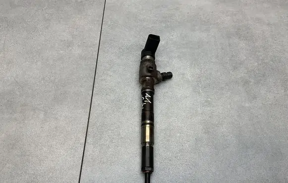 Audi A1 Fuel injector 03L130277B