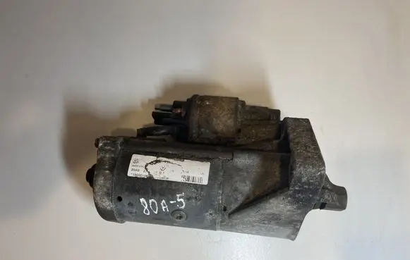 Opel Vivaro Starter motor 233000106R