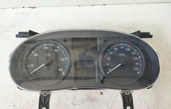 Renault Trafic II (X83) Speedometer (instrument cluster) P8200283194D 281123748 NS83470682
